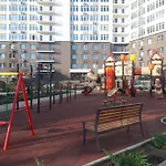 Perfect Near To Train Station And Of Center *