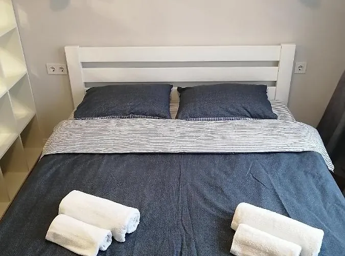 Perfect Near To Train Station And Of Center Appartement