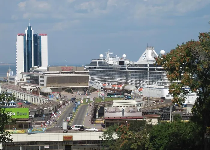 Perfect Near To Train Station And Of Center 公寓