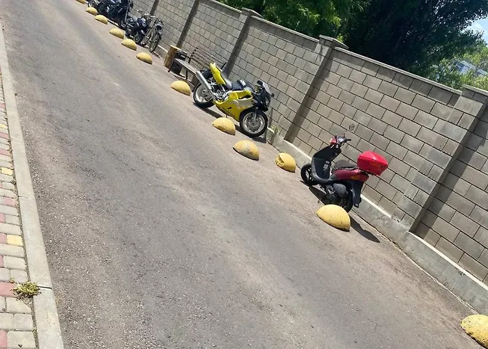 Perfect Near To Train Station And Of Center 敖德萨