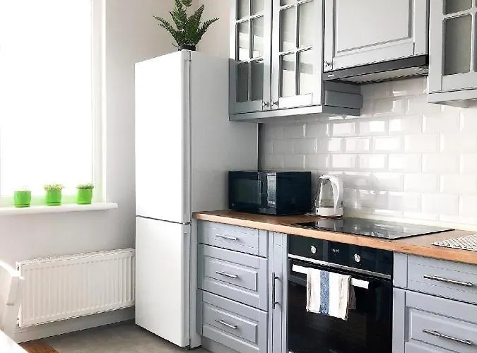 Perfect Near To Train Station And Of Center