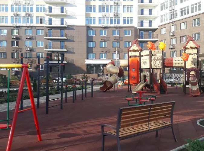 Perfect Near To Train Station And Of Center *