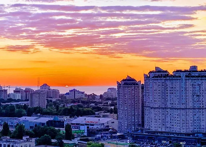 Perfect Near To Train Station And Of Center