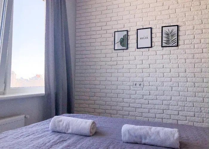 Perfect Near To Train Station And Of Center